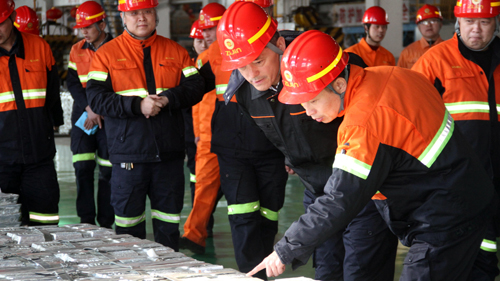 President Wang Jianhua Visits Workers on Duty during the Spring Festival